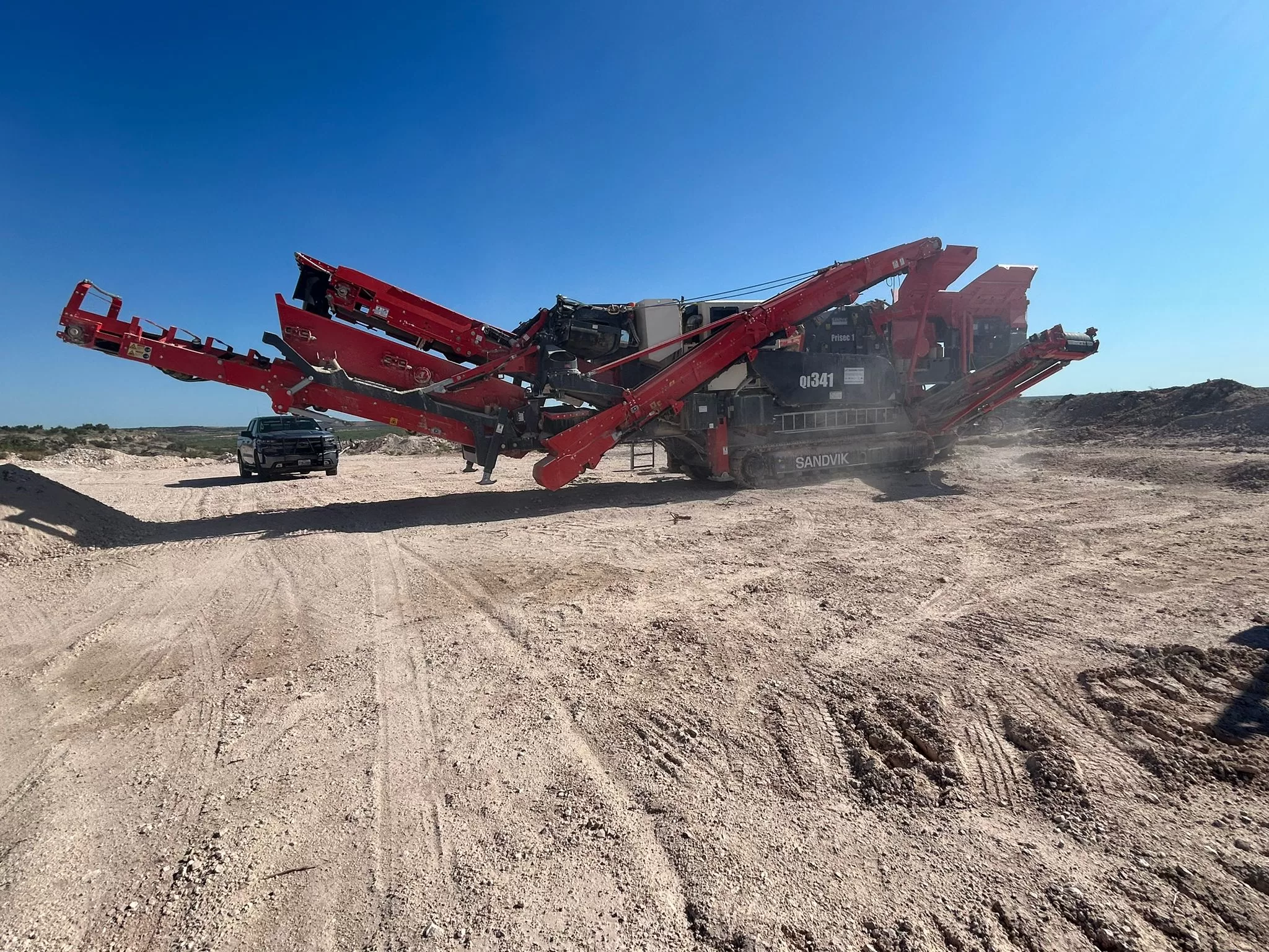 Impact Crusher QI341HS Hanging Screen