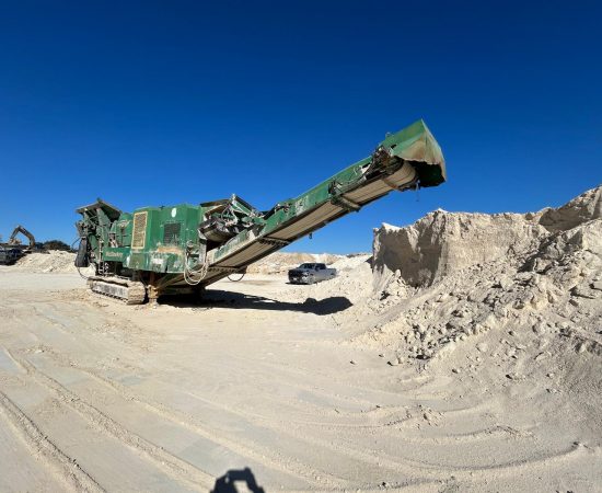 pre-owned_crushing_mccloskey_j50