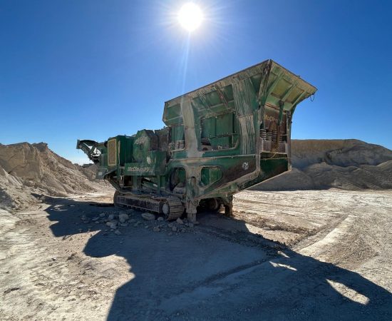 pre-owned_crushing_mccloskey_j50