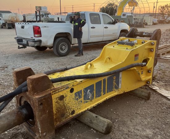 Pre-owned_breaking_Epiroc_hb5800_2022-2