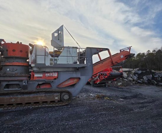 Pre-owned_crushing_sandvik_qh330_2011-2