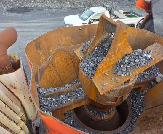 Pre-owned_crushing_sandvik_qh330_2011-5