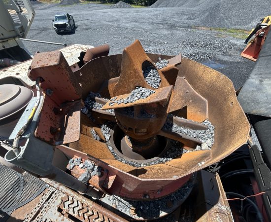 Pre-owned_crushing_sandvik_qh330_2011-6 (2)
