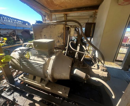 Pre-owned_recycling_hercules_ht182m_2008-10