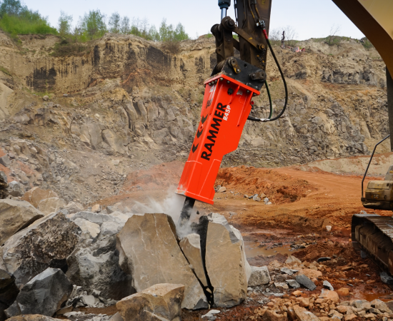 R45P_secondary_breaking_hard-rock-basalt-c804458f323b43598a17c51c44e6cd92