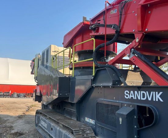 Updated pics_Pre-owned_crushing_sandvik_qh441_2024-15