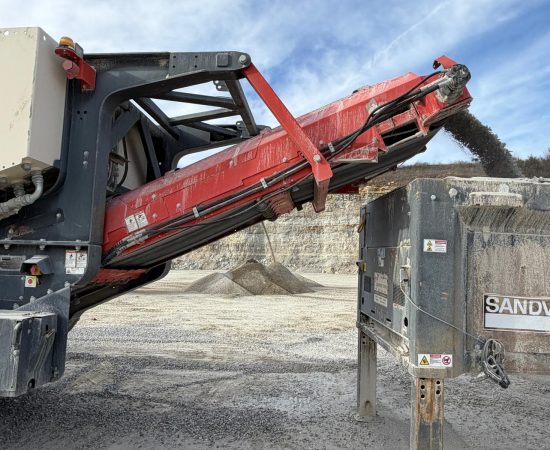 preowned_crusher_sandvik_qh331_2016 (14)